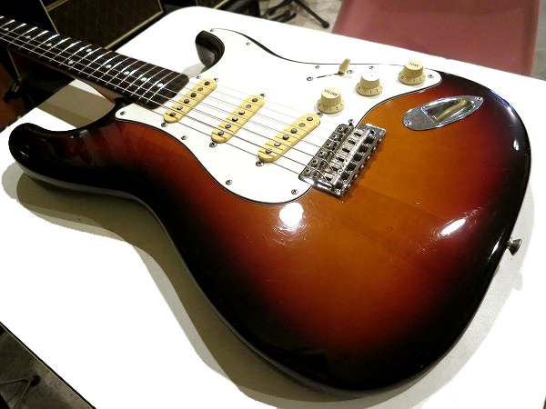 Fender Japan ストラトキャスター  貴重なEシリアルのビンテージ